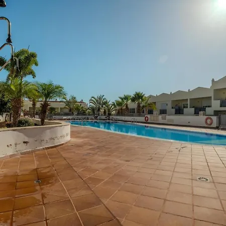 Obsidian Olivino Apartman