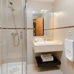 Obsidian Olivino Apartmán *